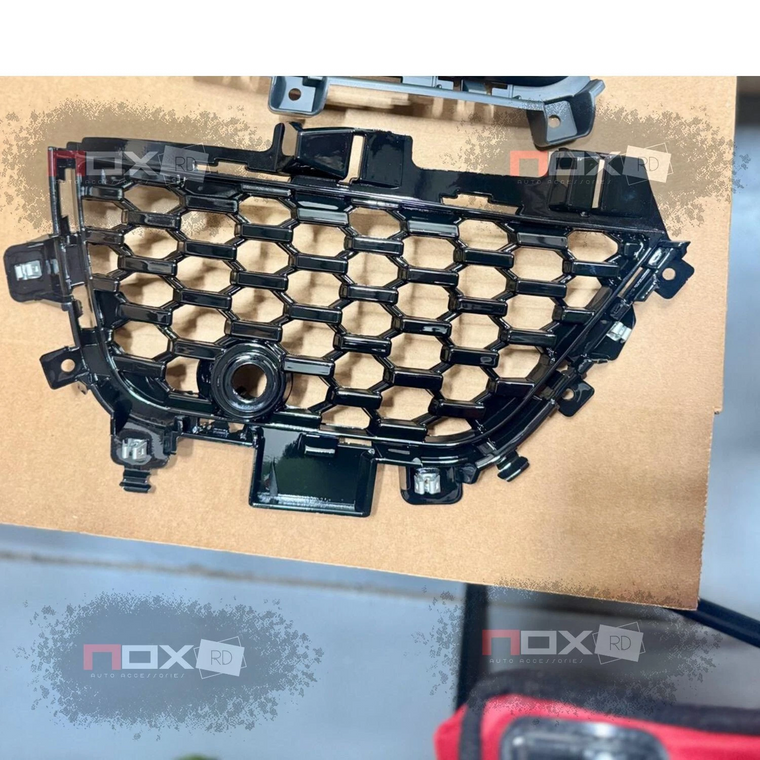 Fog Light Cover Front Passenger Right Side Hand  7GU45DX8AA for Grand Cherokee L